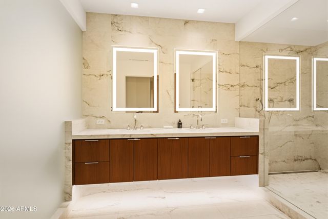 6587 N PALMERAIE Boulevard 2014, Paradise Valley, AZ 85253
