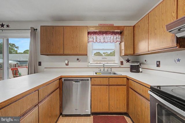 48 OAK LN, Tuckerton, NJ 08087