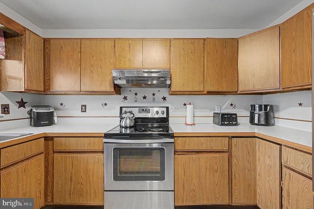 48 OAK LN, Tuckerton, NJ 08087