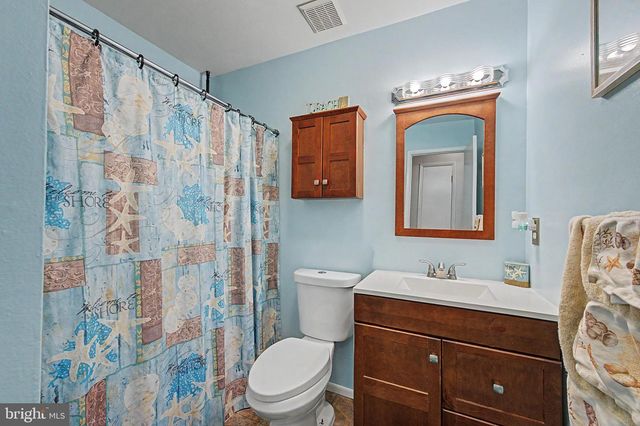 48 OAK LN, Tuckerton, NJ 08087