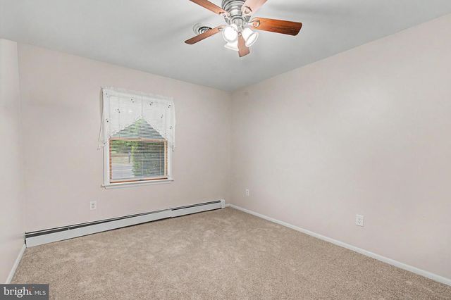 48 OAK LN, Tuckerton, NJ 08087
