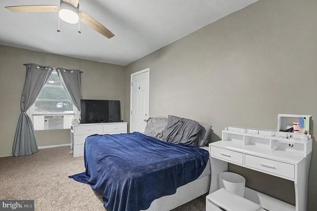 48 OAK LN, Tuckerton, NJ 08087