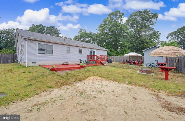 48 OAK LN, Tuckerton, NJ 08087
