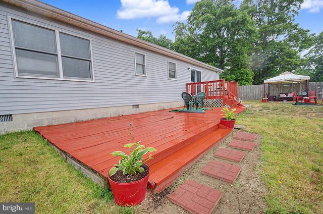 48 OAK LN, Tuckerton, NJ 08087