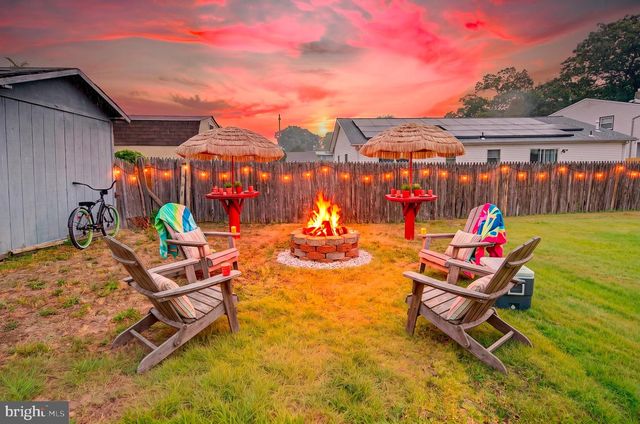 48 OAK LN, Tuckerton, NJ 08087