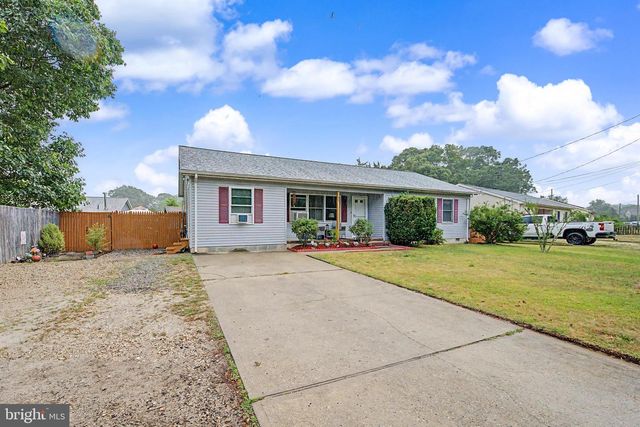 48 OAK LN, Tuckerton, NJ 08087