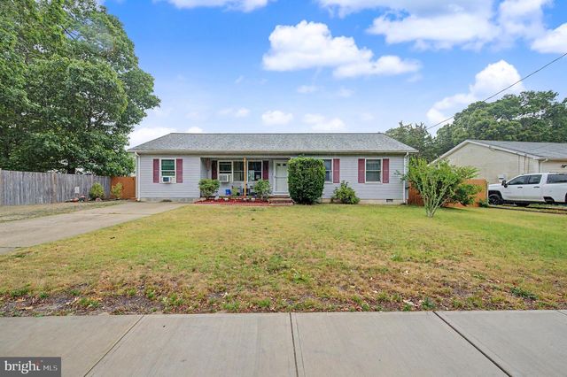48 OAK LN, Tuckerton, NJ 08087
