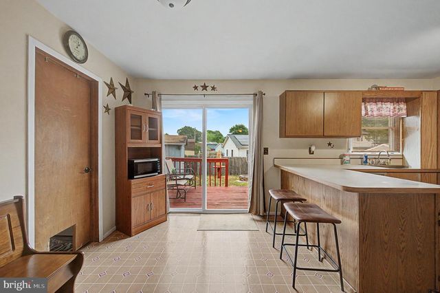 48 OAK LN, Tuckerton, NJ 08087