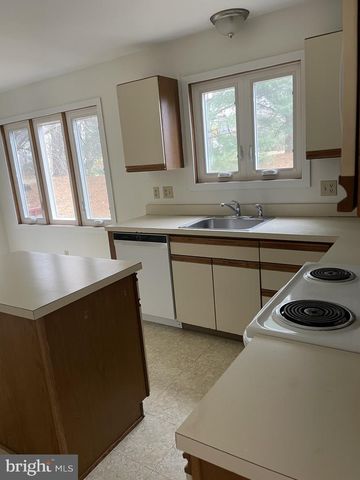 152 BUNTING DR, Wilmington, DE 19808