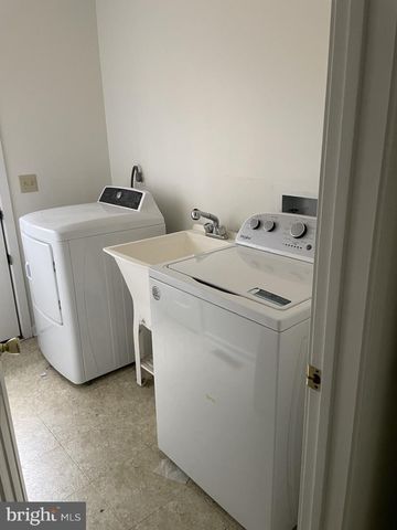 152 BUNTING DR, Wilmington, DE 19808