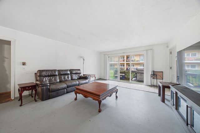 10340 S Pulaski Road 103, Oak Lawn, IL 60453