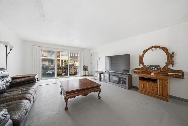10340 S Pulaski Road 103, Oak Lawn, IL 60453