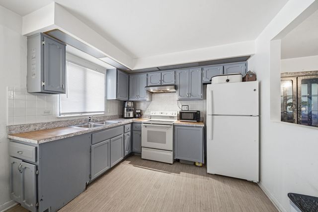 10340 S Pulaski Road 103, Oak Lawn, IL 60453