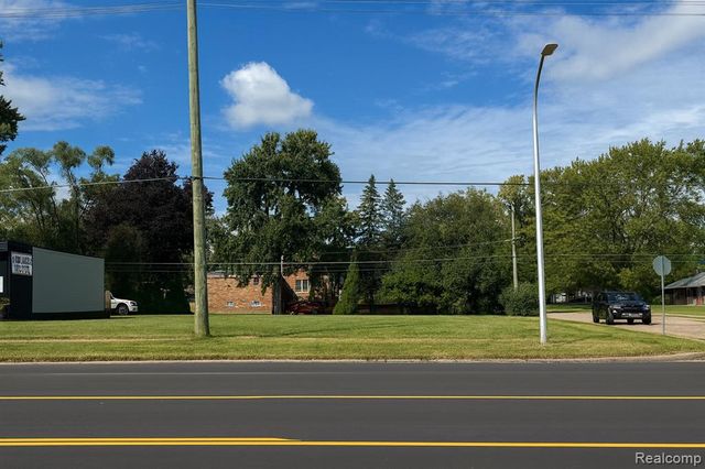 27510 Five Mile Road, Livonia, MI 48154