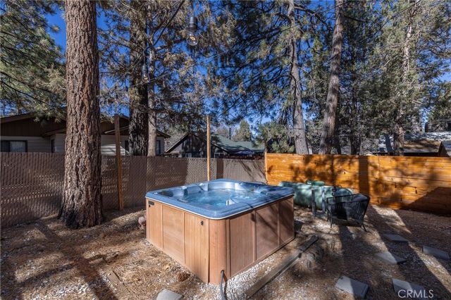 376 Riverside Avenue, Sugarloaf, CA 92386