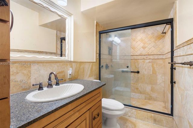 6815 Edgewater Drive 202, Coral Gables, FL 33133