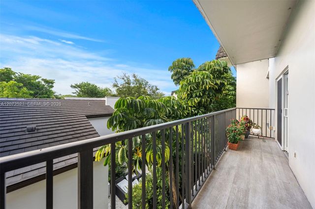6815 Edgewater Drive 202, Coral Gables, FL 33133