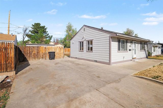 2691 S Green Court, Denver, CO 80219