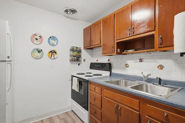 205 Kent Street 35, Brookline, MA 02445