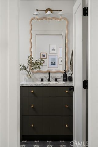 1947 Sundance, Costa Mesa, CA 92627