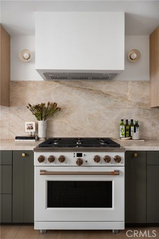 1947 Sundance, Costa Mesa, CA 92627