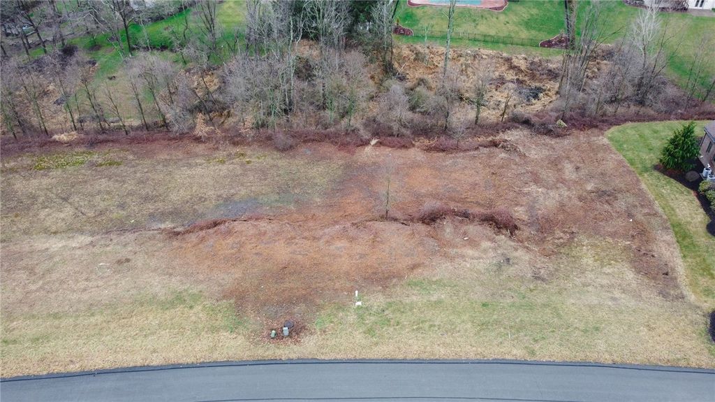 1121 Augusta Circle, North Huntingdon, PA 15642