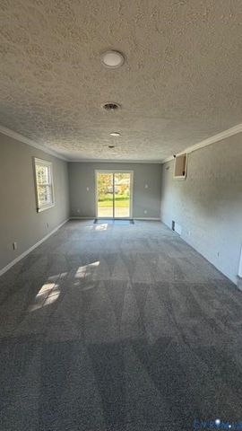 9022 Shewalt Dr, Henrico, VA 23228