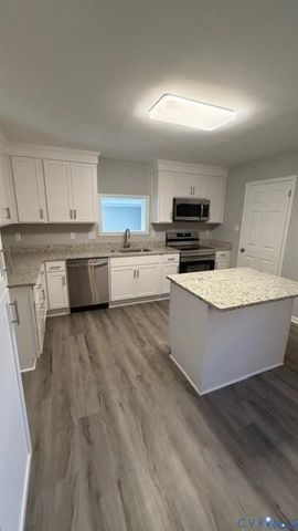 9022 Shewalt Dr, Henrico, VA 23228