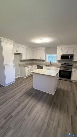 9022 Shewalt Dr, Henrico, VA 23228