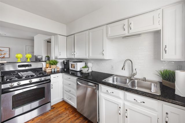 9227 Peninsula Drive, Dallas, TX 75218