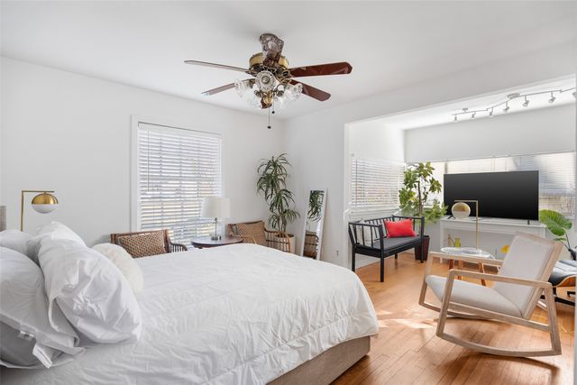 9227 Peninsula Drive, Dallas, TX 75218