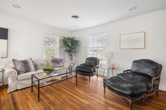 9227 Peninsula Drive, Dallas, TX 75218