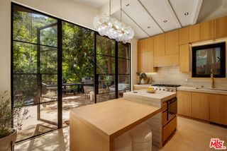 8631 Lookout Mountain Avenue, Los Angeles, CA 90046