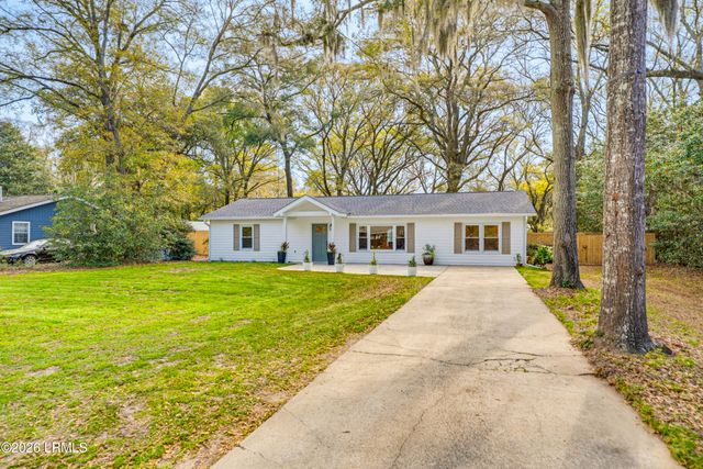8 Blythewood Road, Beaufort, SC 29907