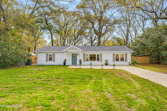 8 Blythewood Road, Beaufort, SC 29907