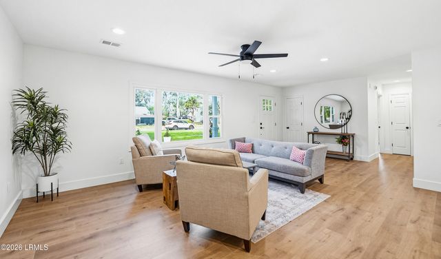 8 Blythewood Road, Beaufort, SC 29907