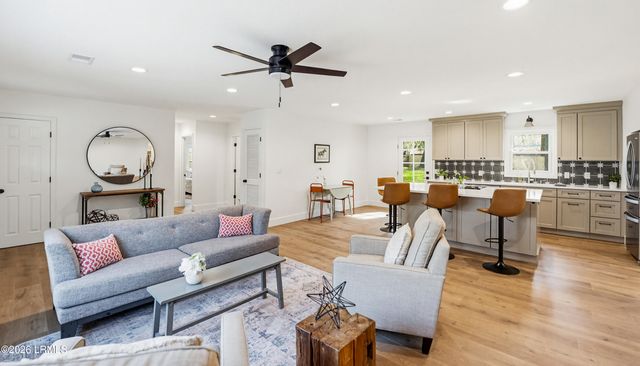 8 Blythewood Road, Beaufort, SC 29907