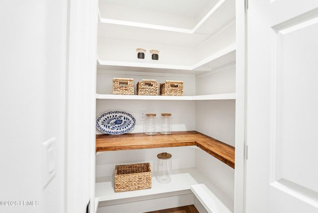 8 Blythewood Road, Beaufort, SC 29907