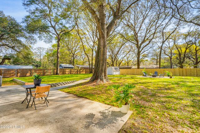 8 Blythewood Road, Beaufort, SC 29907