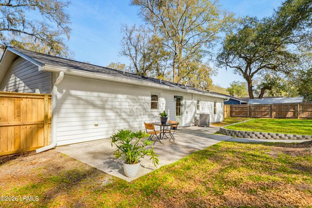 8 Blythewood Road, Beaufort, SC 29907