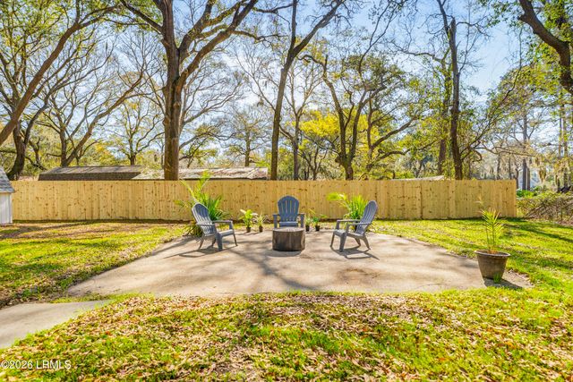 8 Blythewood Road, Beaufort, SC 29907