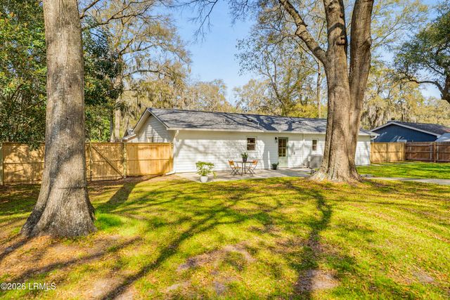 8 Blythewood Road, Beaufort, SC 29907