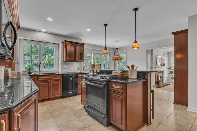 44899 Weymouth Drive, Canton, MI 48188