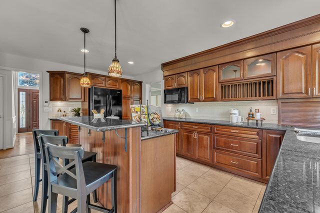 44899 Weymouth Drive, Canton, MI 48188