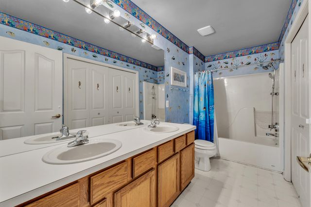 44899 Weymouth Drive, Canton, MI 48188
