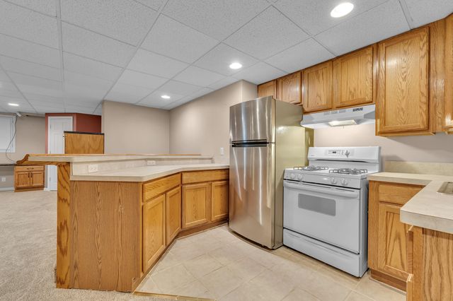 44899 Weymouth Drive, Canton, MI 48188