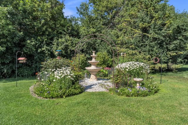 44899 Weymouth Drive, Canton, MI 48188