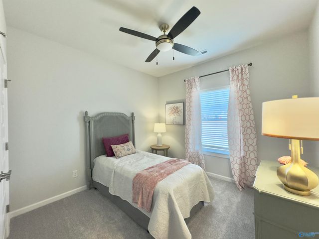 7214 Maple Creek Drive SE, Owens Cross Roads, AL 35763
