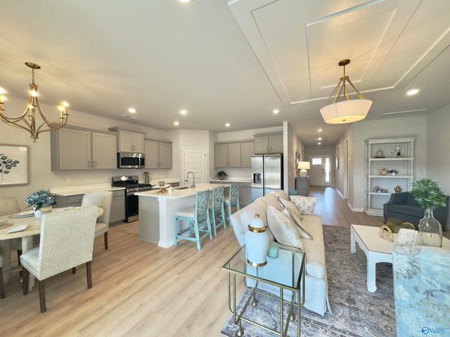 7214 Maple Creek Drive SE, Owens Cross Roads, AL 35763