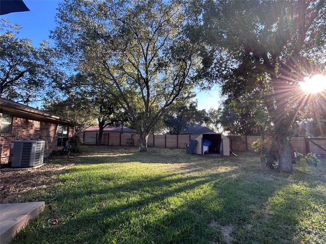 4512 Cimmaron Trail, De Cordova, TX 76049